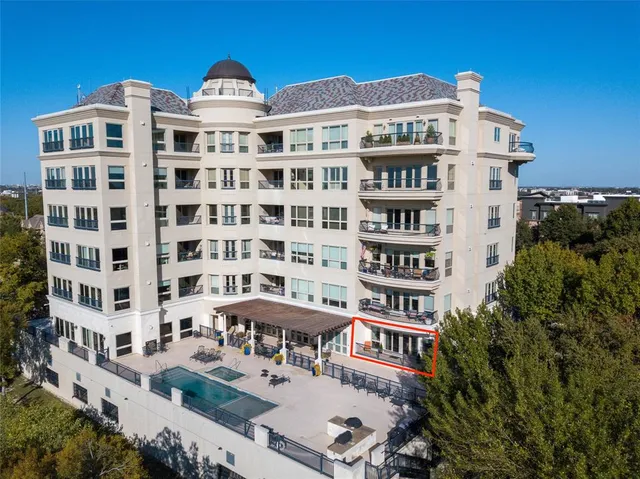 $689,900 | 501 Samuels Avenue, Unit 110, Fort Worth, TX 76102