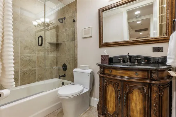 $689,900 | 501 Samuels Avenue, Unit 110, Fort Worth, TX 76102