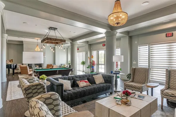 $689,900 | 501 Samuels Avenue, Unit 110, Fort Worth, TX 76102