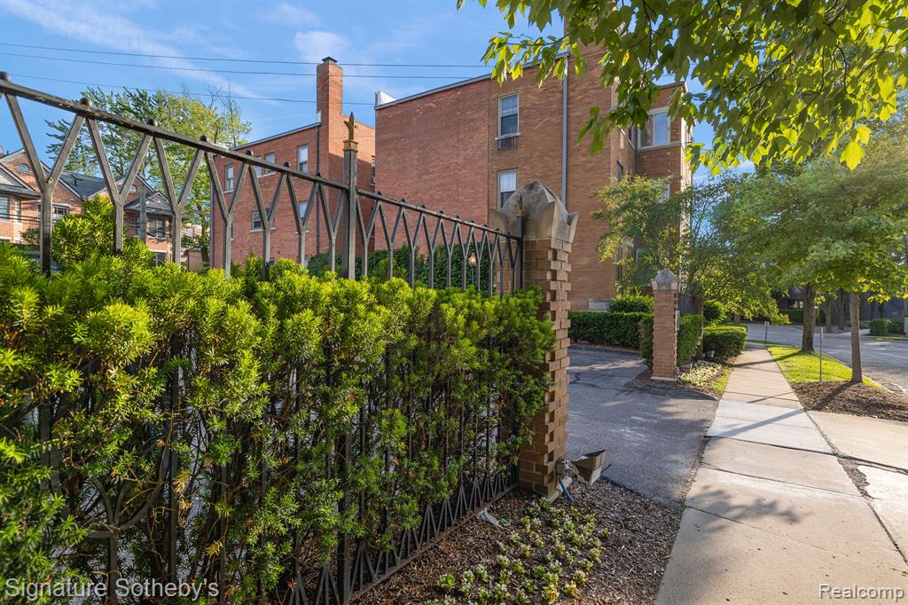 327 Southfield Road, Unit #3AN Birmingham, MI 48009 - Photo 30 of 41
