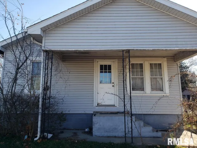 $20,000 | 305 East Church Street, Galatia, IL 62935