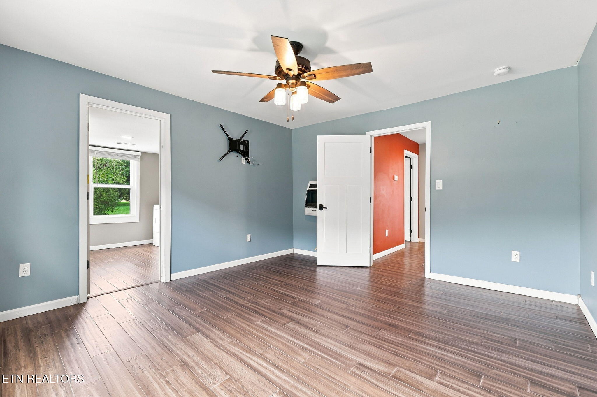 708 New Midway Road Kingston, TN 37763 - Photo 16 of 47 Bedroom 1