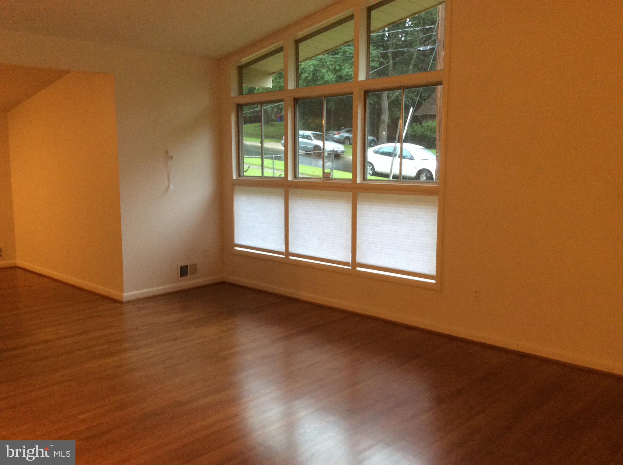 608 Winona Court Silver Spring, MD 20902 - Photo 2 of 28 Living room