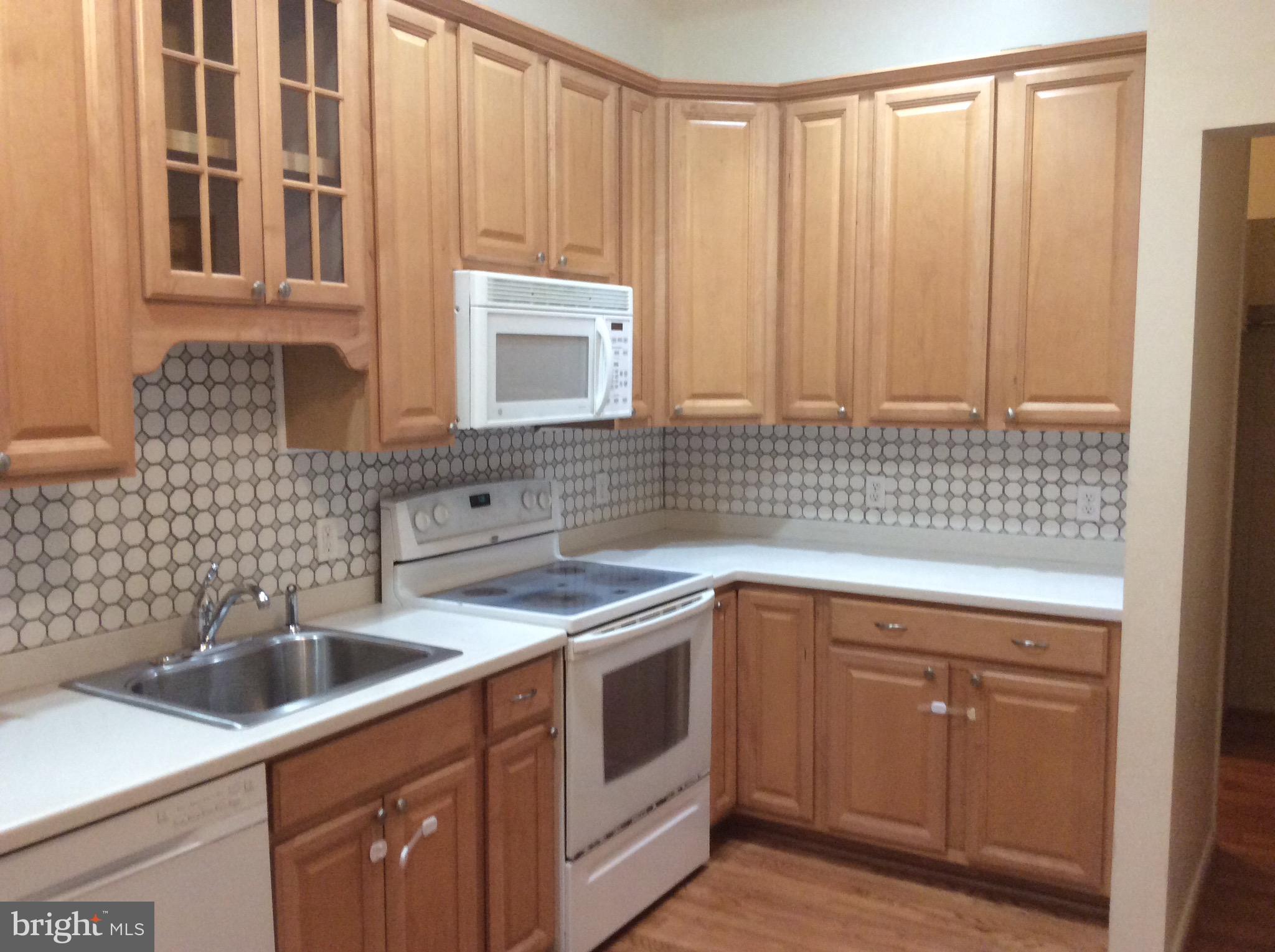 608 Winona Court Silver Spring, MD 20902 - Photo 5 of 28 Gallery Image 5