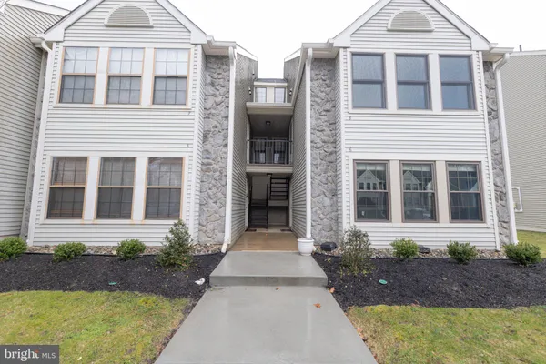 $239,900 | 6 Chelmsford Court, Marlton, NJ 08053