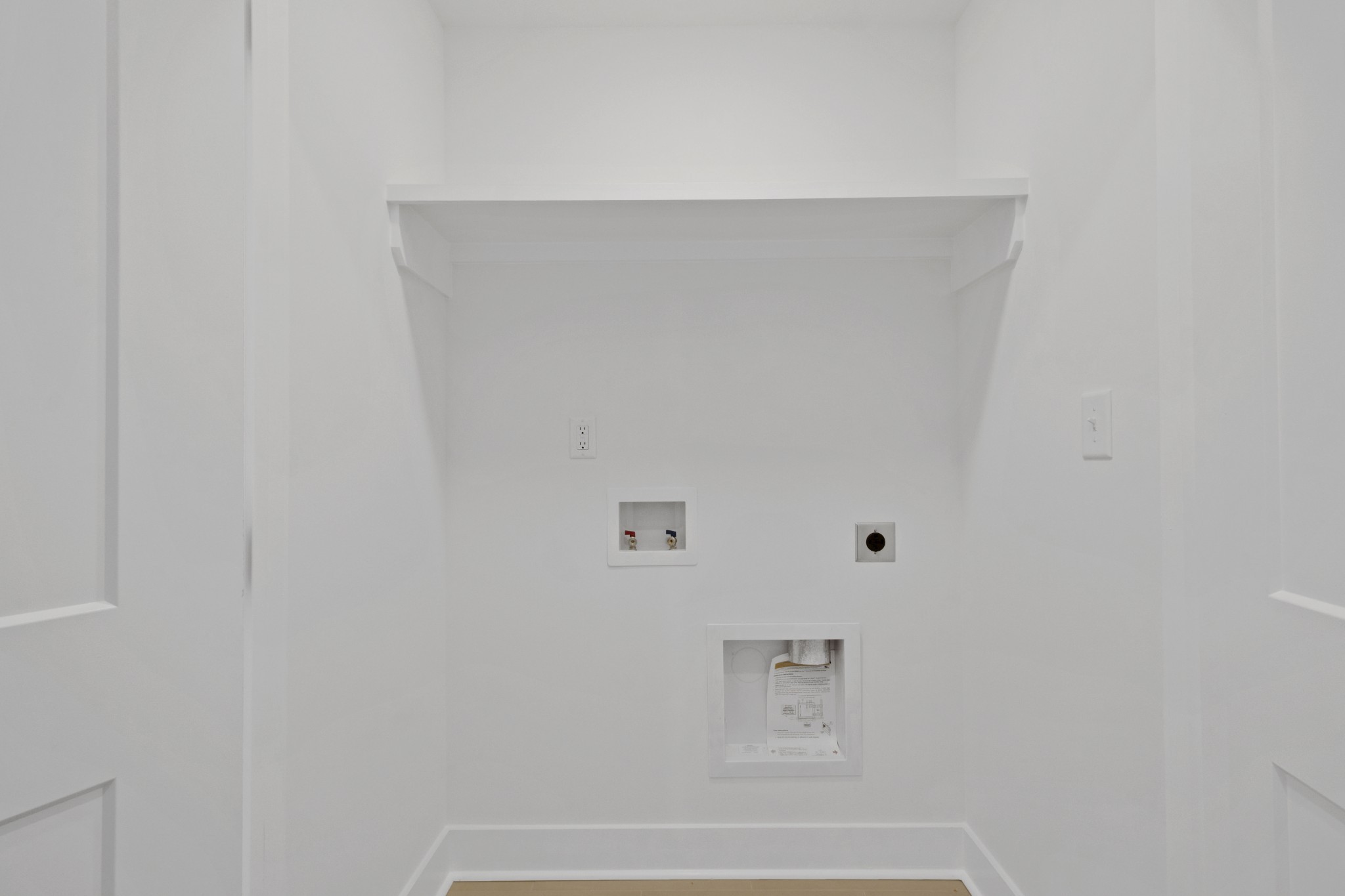 41 West High Street, Unit D6 Clarksville, TN 37040 - Photo 20 of 29 a view of a bathtub