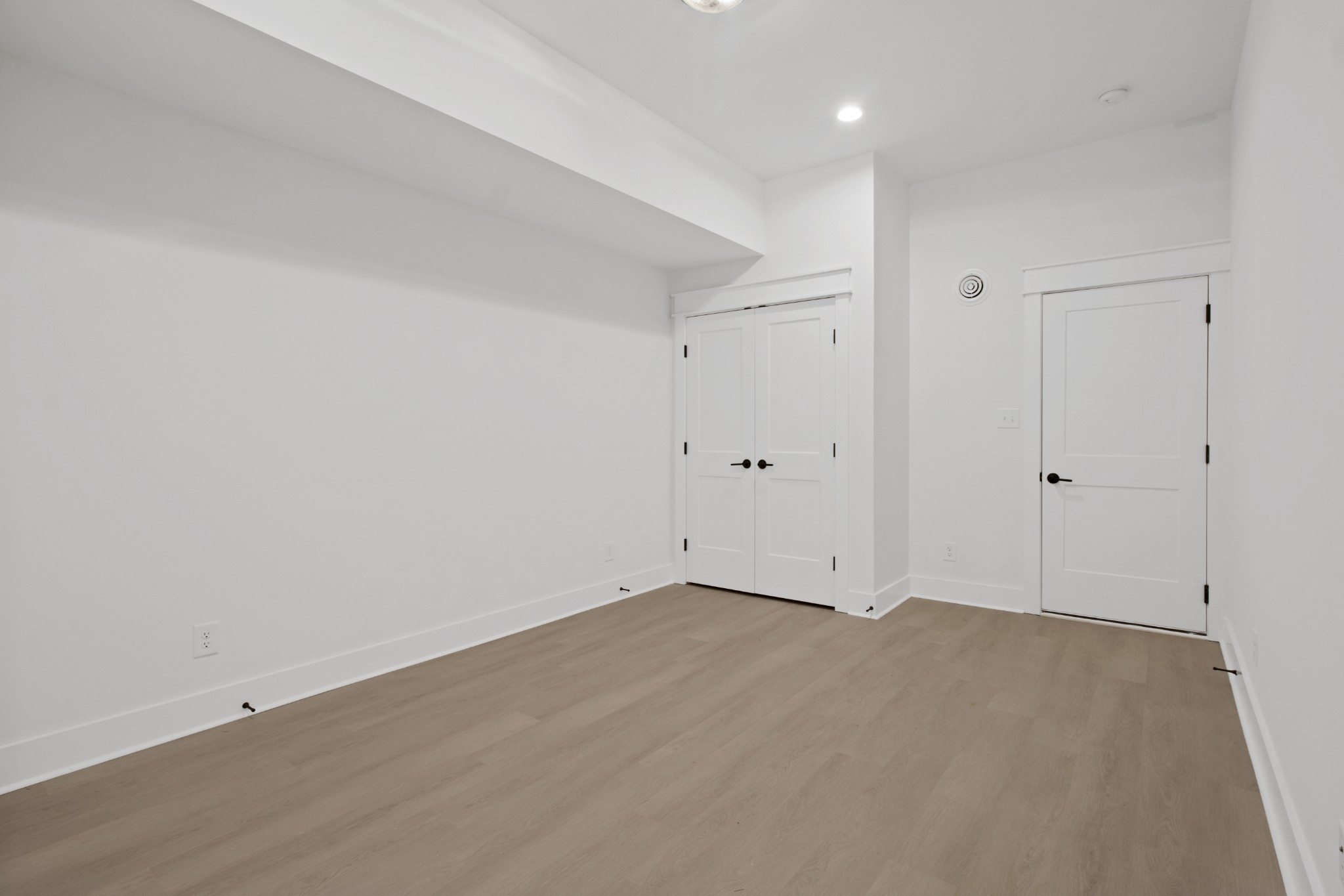 41 West High Street, Unit D6 Clarksville, TN 37040 - Photo 24 of 29 a view of an empty room