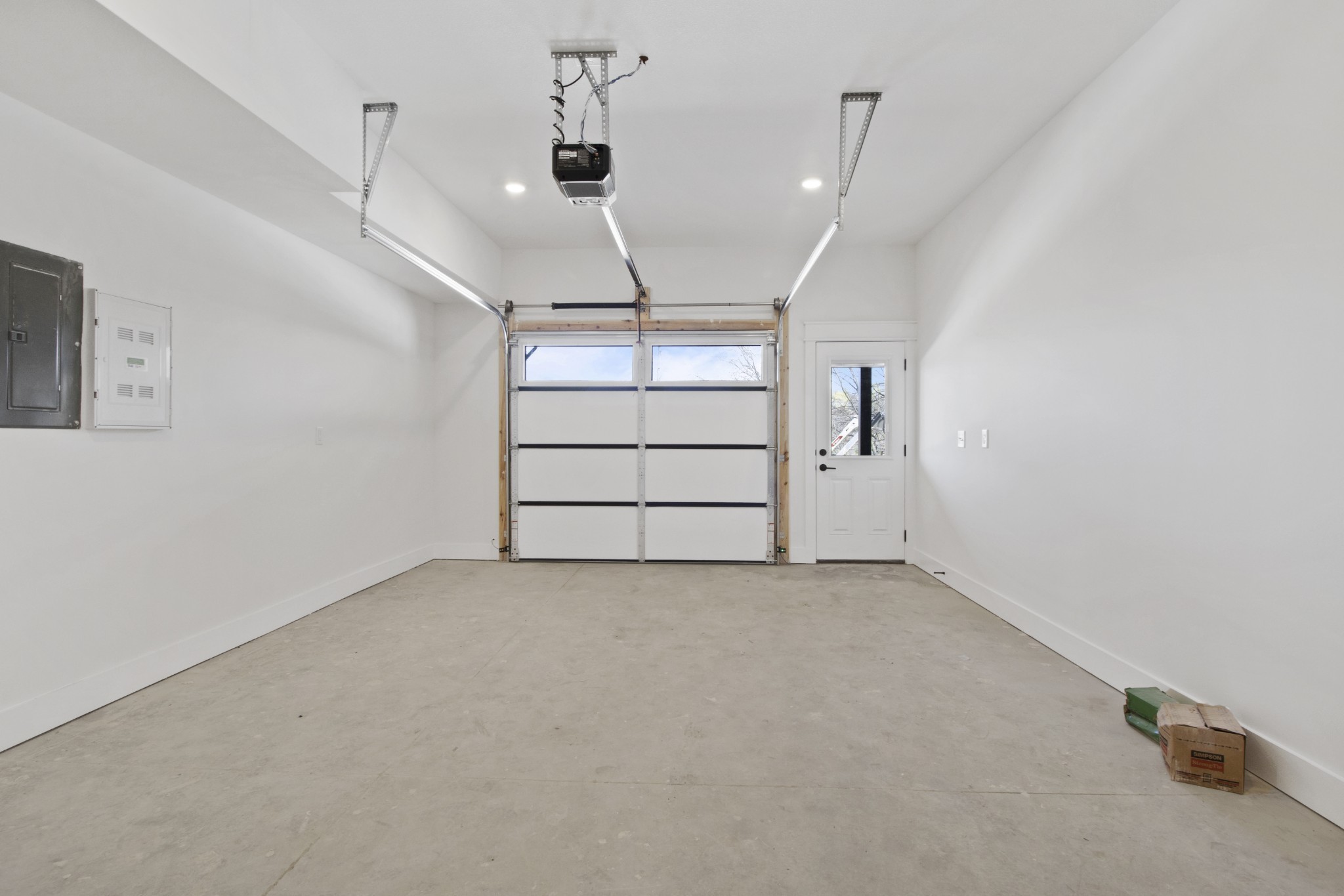 41 West High Street, Unit D6 Clarksville, TN 37040 - Photo 26 of 29 a view of a garage