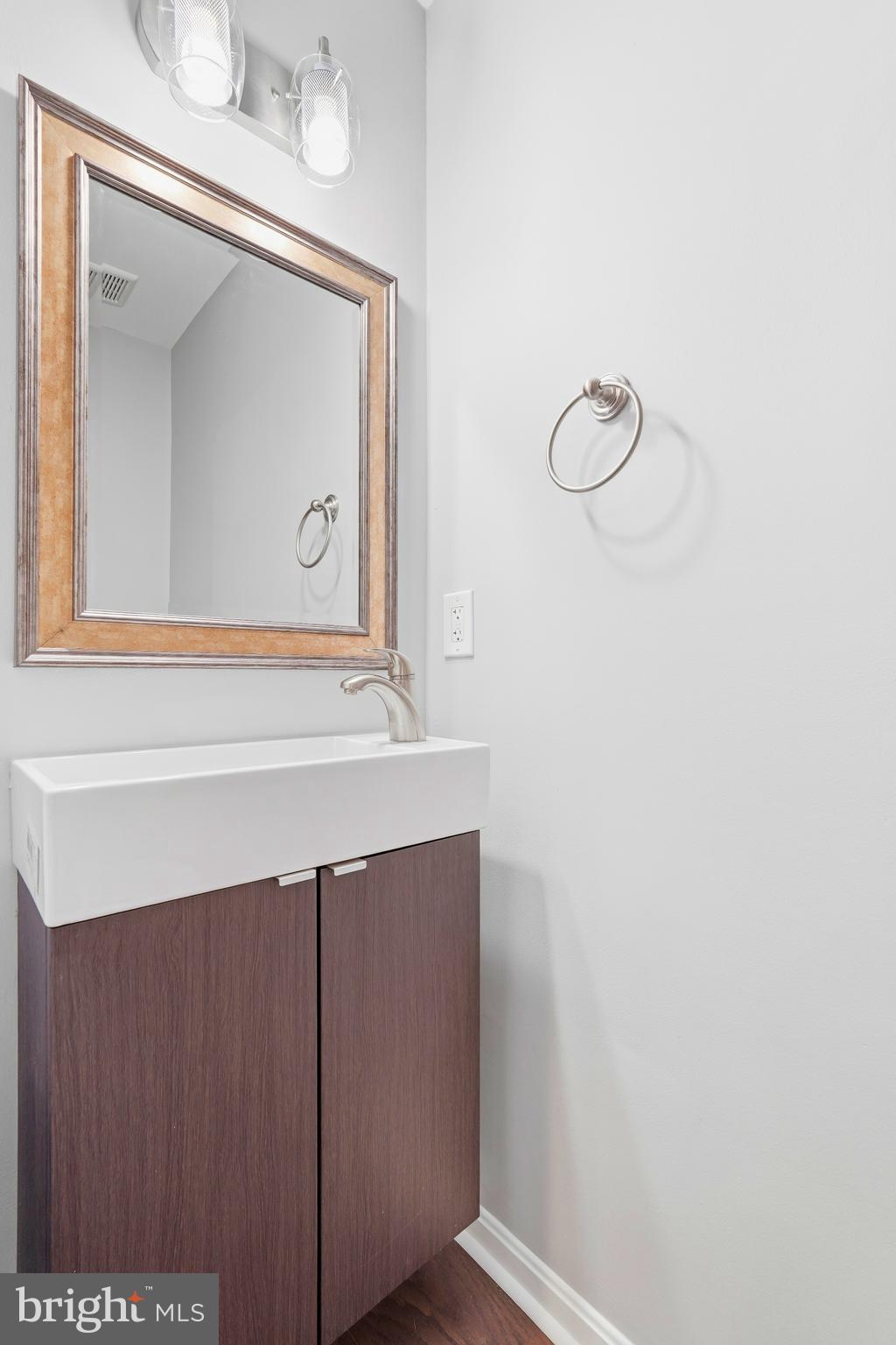 14823 Bolton Road Centreville, VA 20121 - Photo 14 of 27 Powder Room