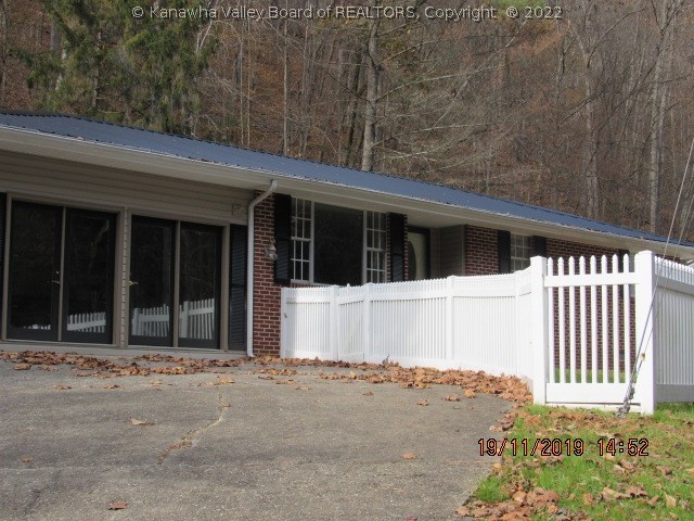 428 Hidden Valley Road Chapmanville, WV 25508 - Photo 1 of 13 Gallery Image 1