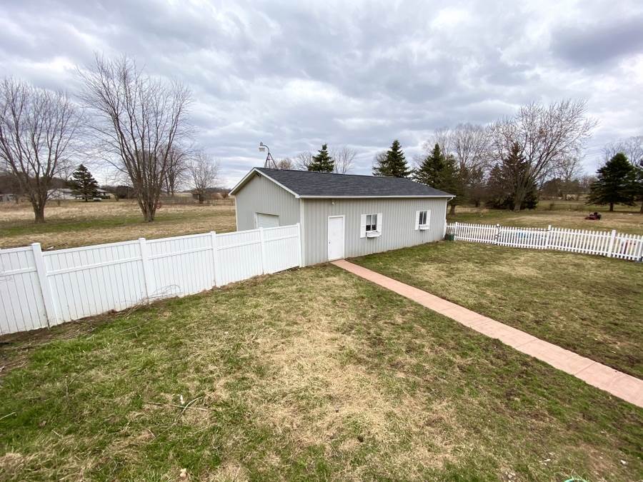 6630 Lansing Road Durand, MI 48429 - Photo 32 of 45 50008403-31.JPG