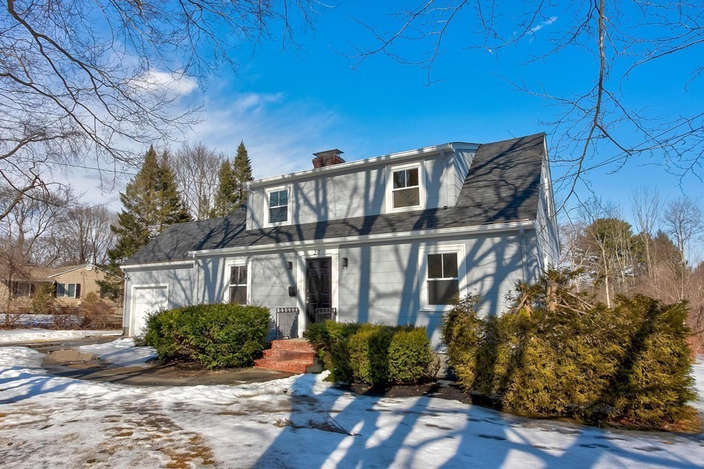 27 High Plain Road Andover, MA 01810 - Photo 2 of 23 Gallery Image 2