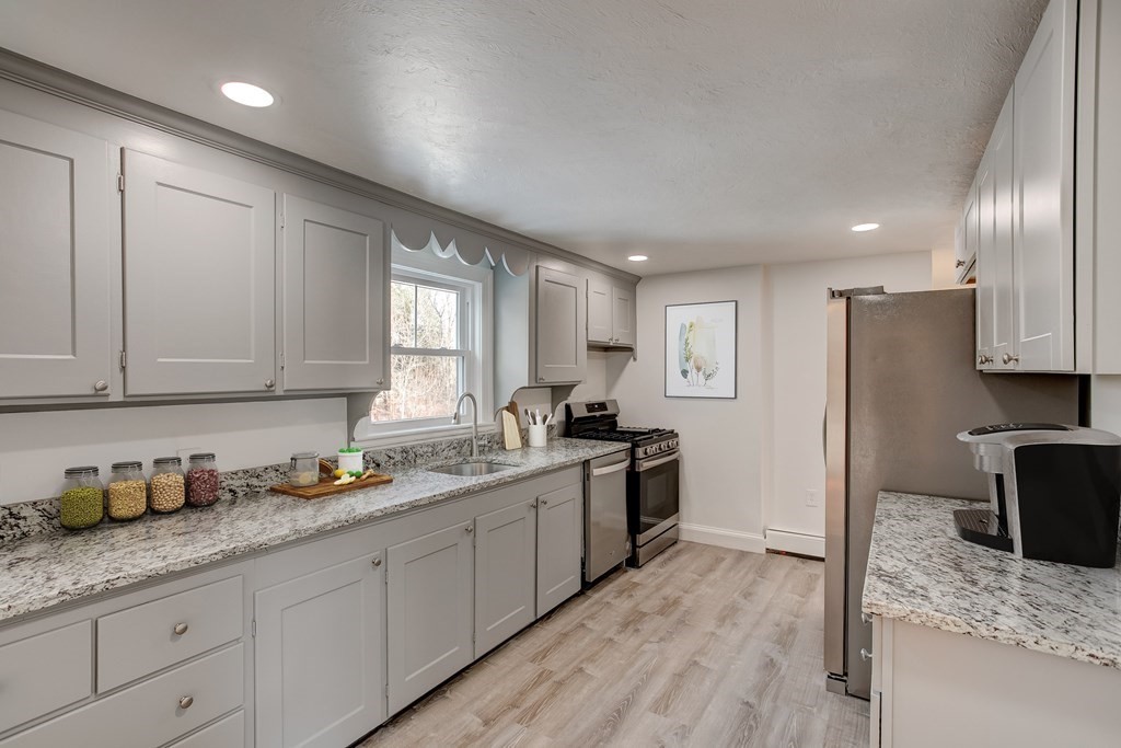 27 High Plain Road Andover, MA 01810 - Photo 5 of 23 Gallery Image 5