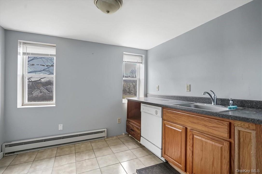 492 A Black Meadow Road Chester, NY 10918 - Photo 11 of 18 Kitchen eat in area