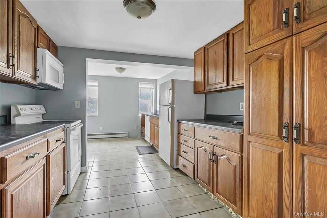 492 A Black Meadow Road Chester, NY 10918 - Photo 8 of 18 Kitchen