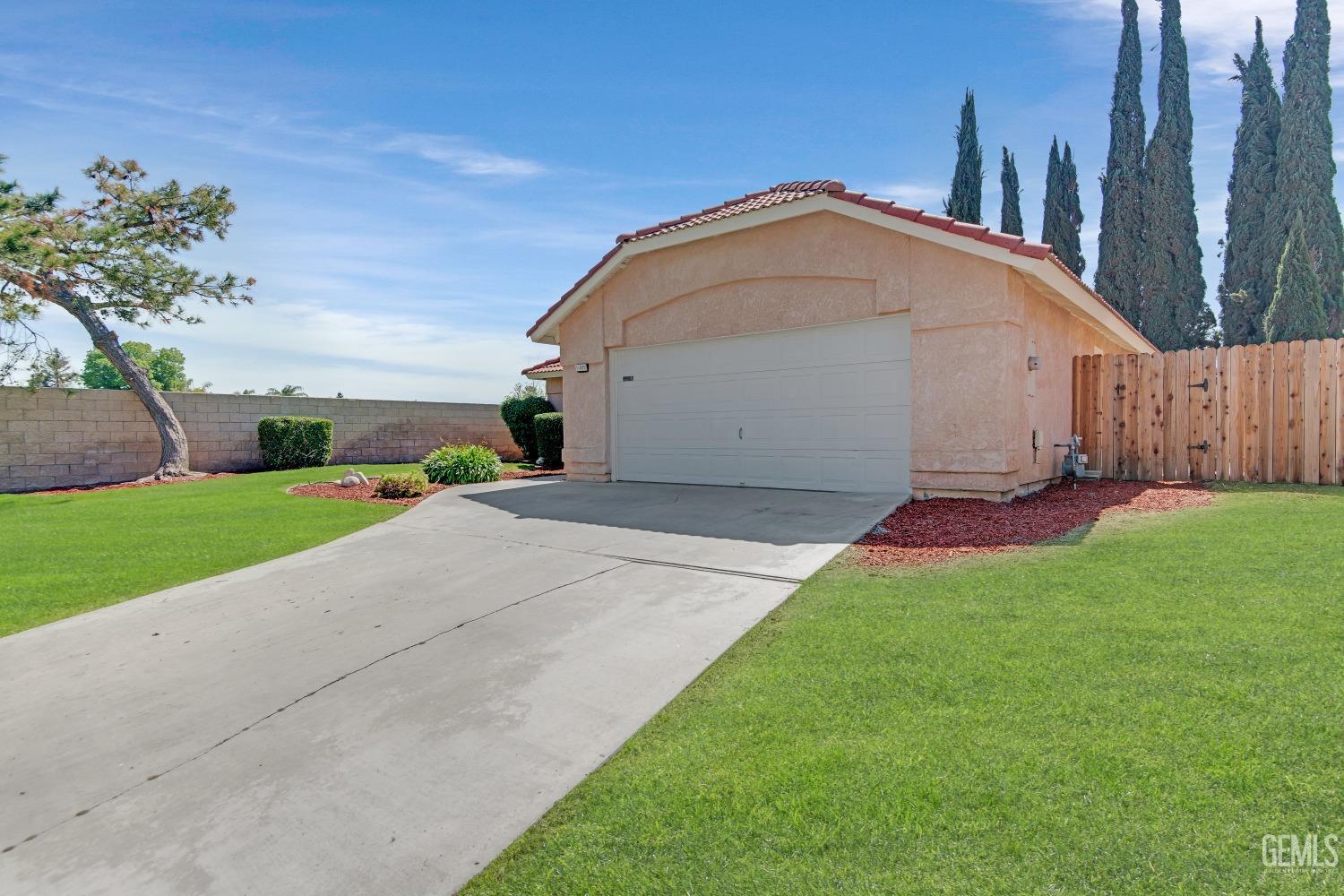 Undisclosed Address Bakersfield, CA 93311 - Photo 4 of 35