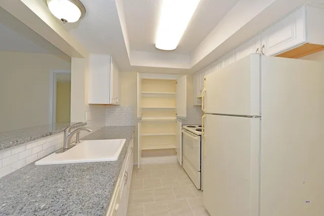 $2,000 | 3254 Southeast Aster Lane, Unit 239, Stuart, FL 34994