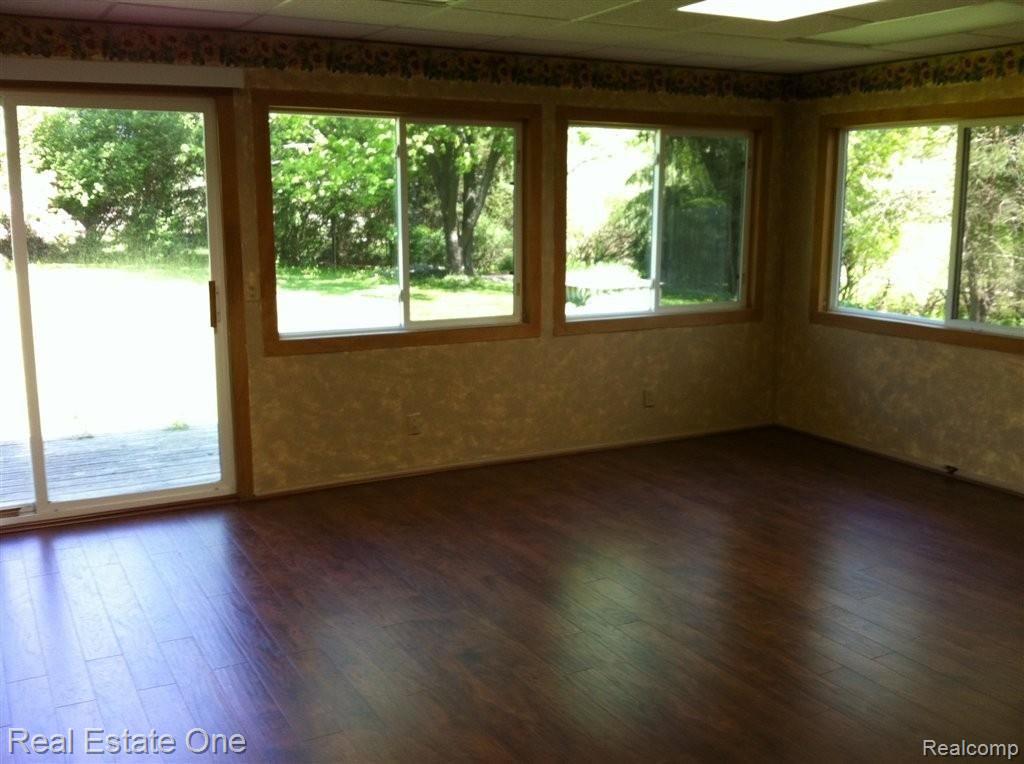 2705 Fisher Road Howell, MI 48855 - Photo 17 of 25 photo-10.JPG