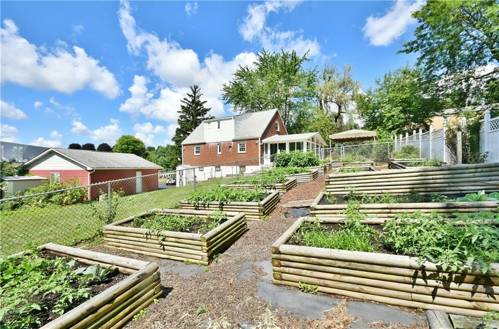 458 McCormick Road Coraopolis, PA 15108 - Photo 16 of 25 Gallery Image 16