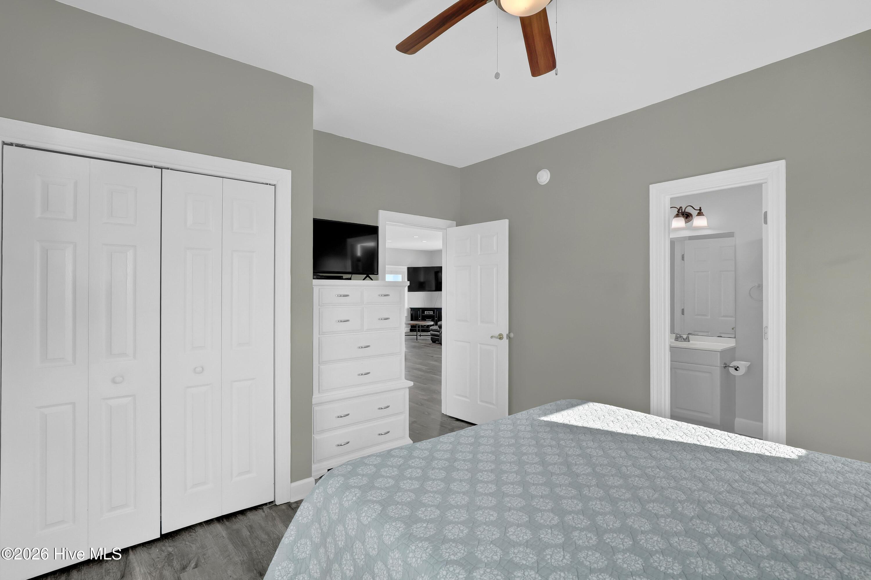 1078 New River Inlet Road North Topsail Beach, NC 28460 - Photo 21 of 63 Bedroom 1