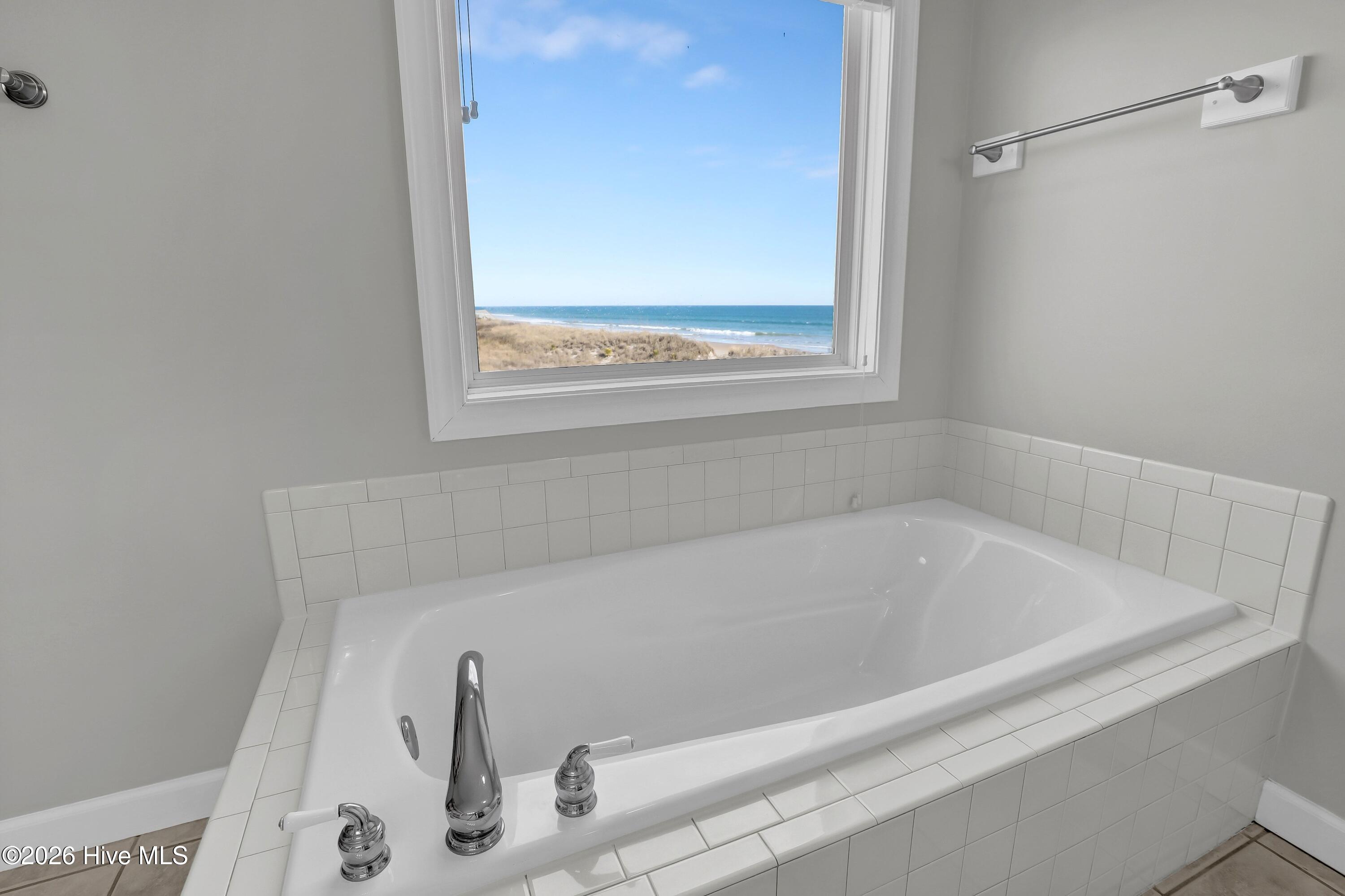 1078 New River Inlet Road North Topsail Beach, NC 28460 - Photo 27 of 63 Bedroom 2 Ensuite