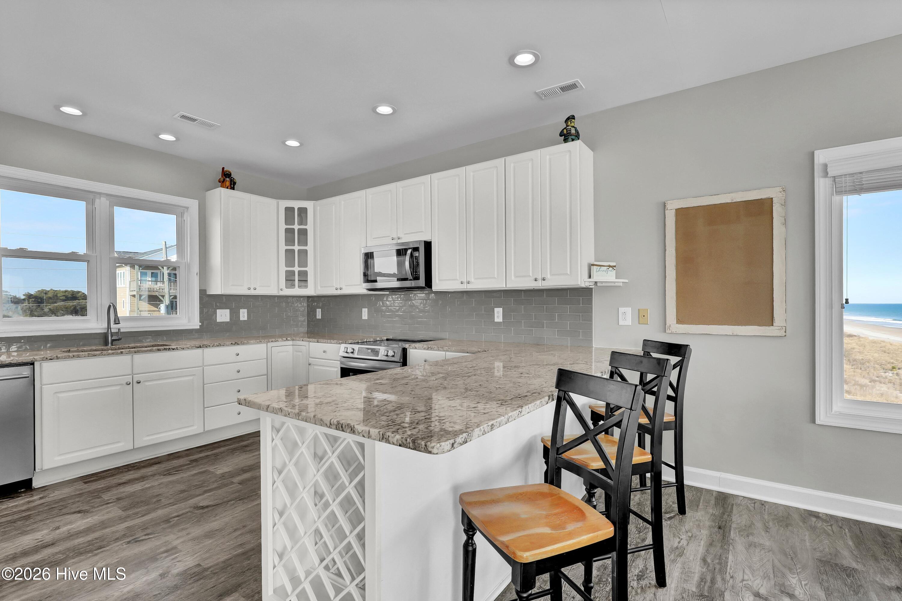 1078 New River Inlet Road North Topsail Beach, NC 28460 - Photo 4 of 63 Kitchen