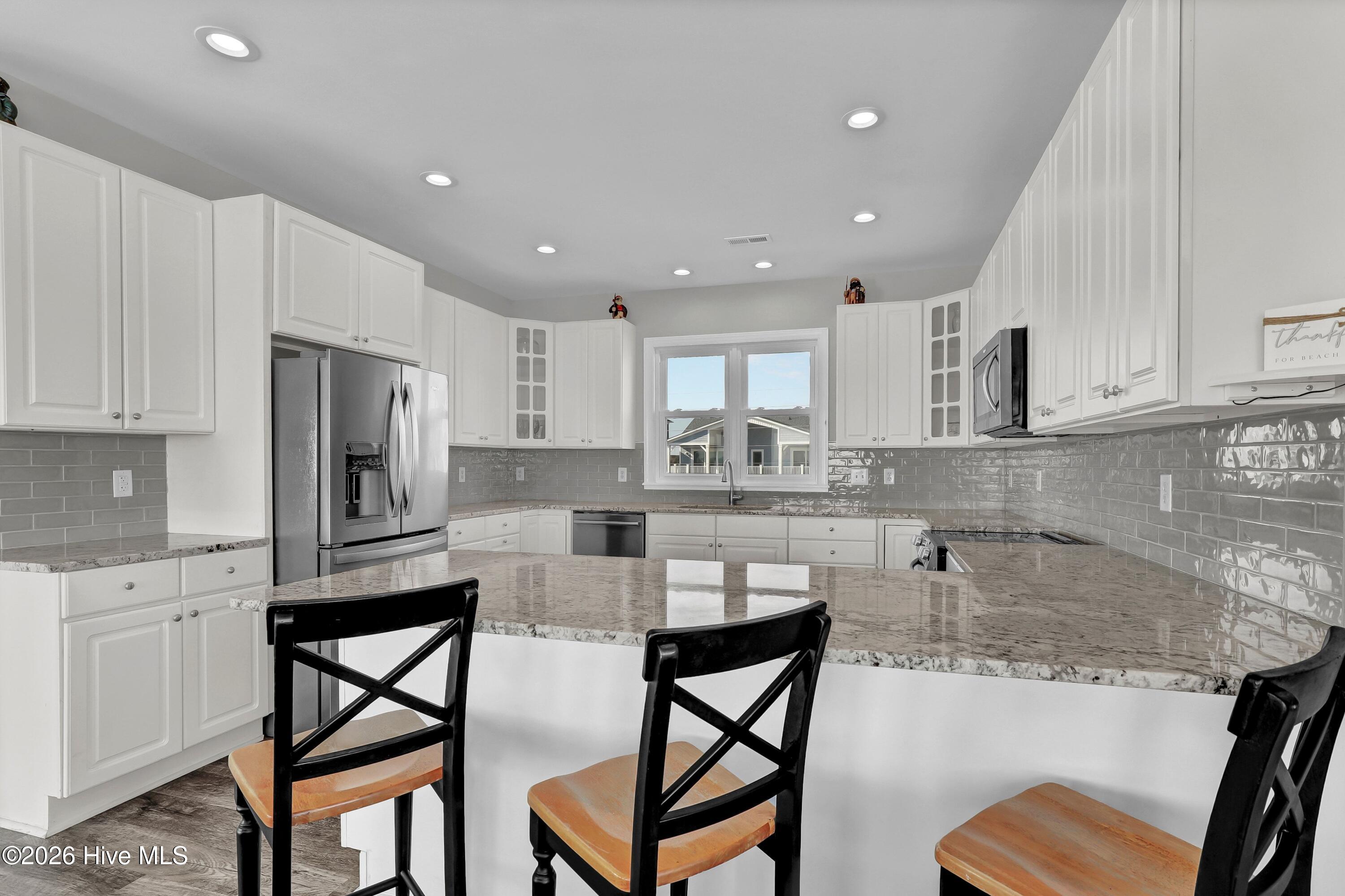 1078 New River Inlet Road North Topsail Beach, NC 28460 - Photo 8 of 63 Kitchen