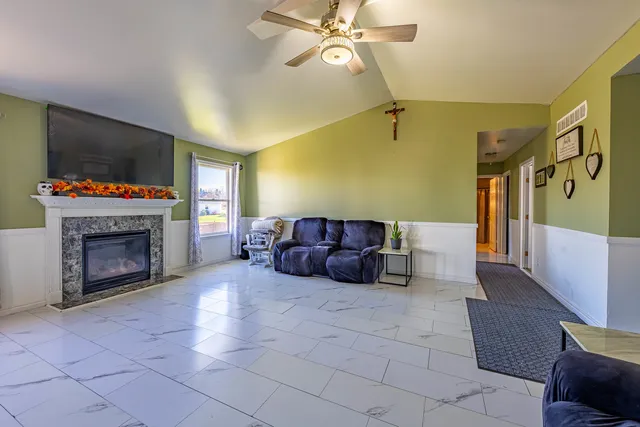 $290,000 | 5132 Windrush Drive, Rockford, IL 61109