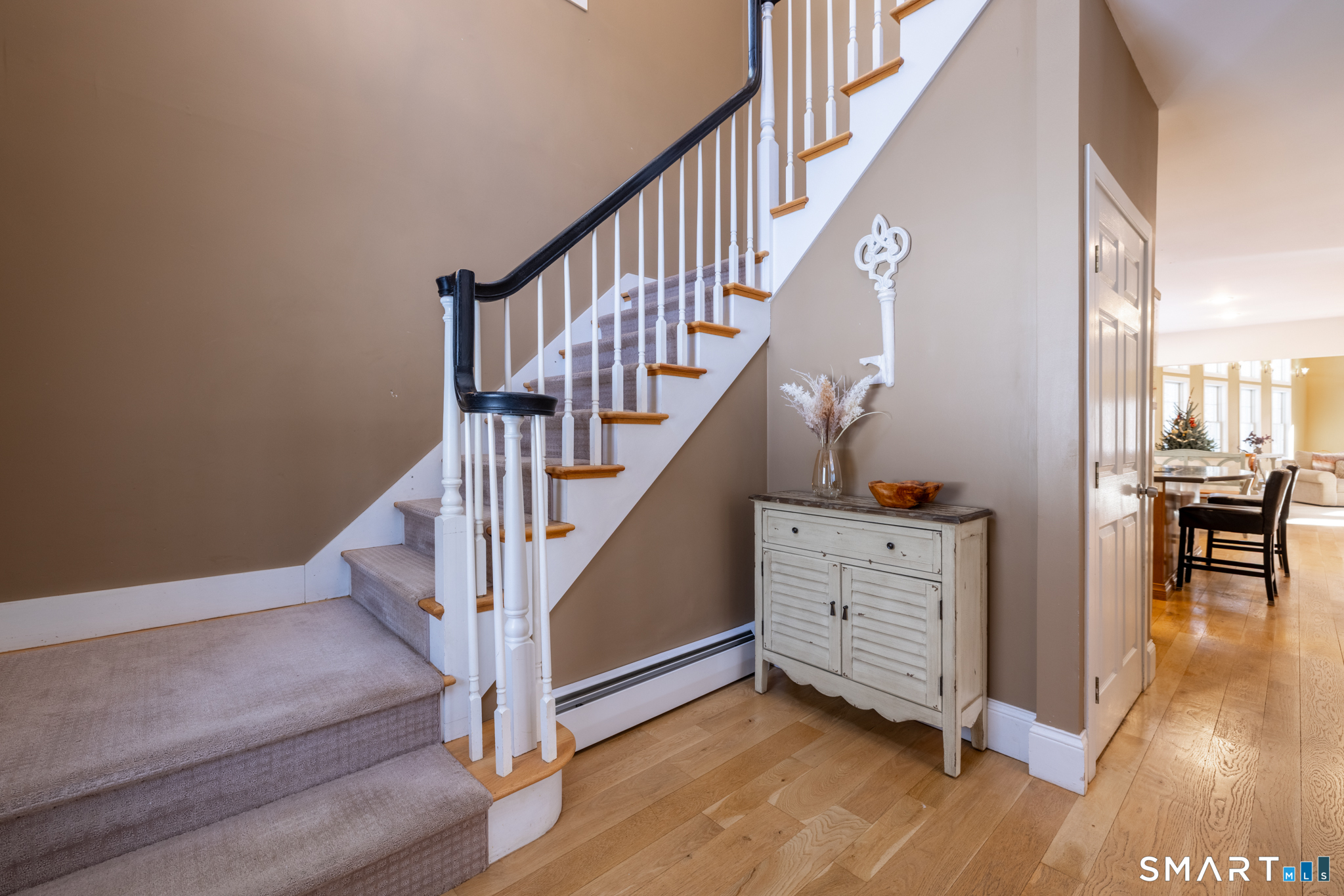 40 Warner Road Barkhamsted, CT 06063 - Photo 15 of 35 a view of entryway and hall with wooden floor