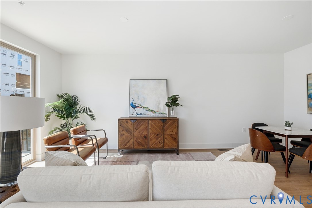 319 Hts Rdg Alley Midlothian, VA 23113 - Photo 8 of 24