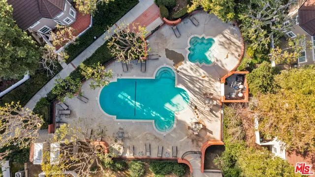 $869,000 | 20950 West Oxnard Street, Unit 34, Woodland Hills, CA 91367