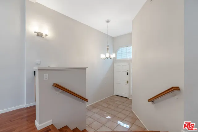 $869,000 | 20950 West Oxnard Street, Unit 34, Woodland Hills, CA 91367