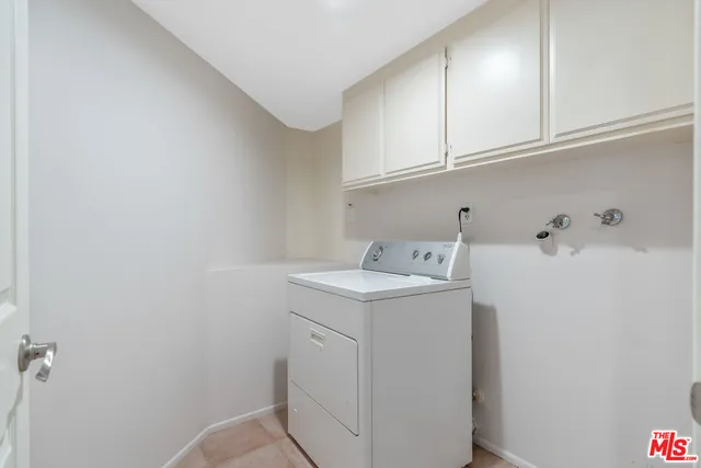 $869,000 | 20950 West Oxnard Street, Unit 34, Woodland Hills, CA 91367