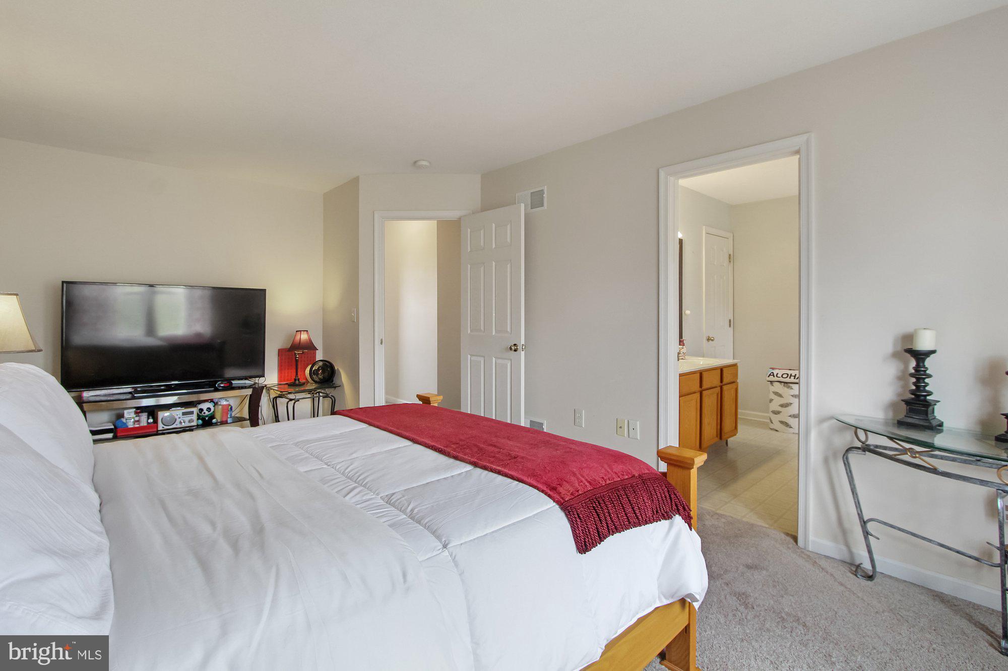 2370 Warwick Road York, PA 17408 - Photo 12 of 28 Gallery Image 12