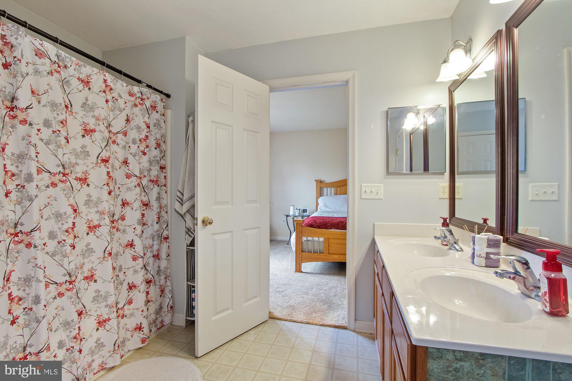 2370 Warwick Road York, PA 17408 - Photo 13 of 28 Gallery Image 13