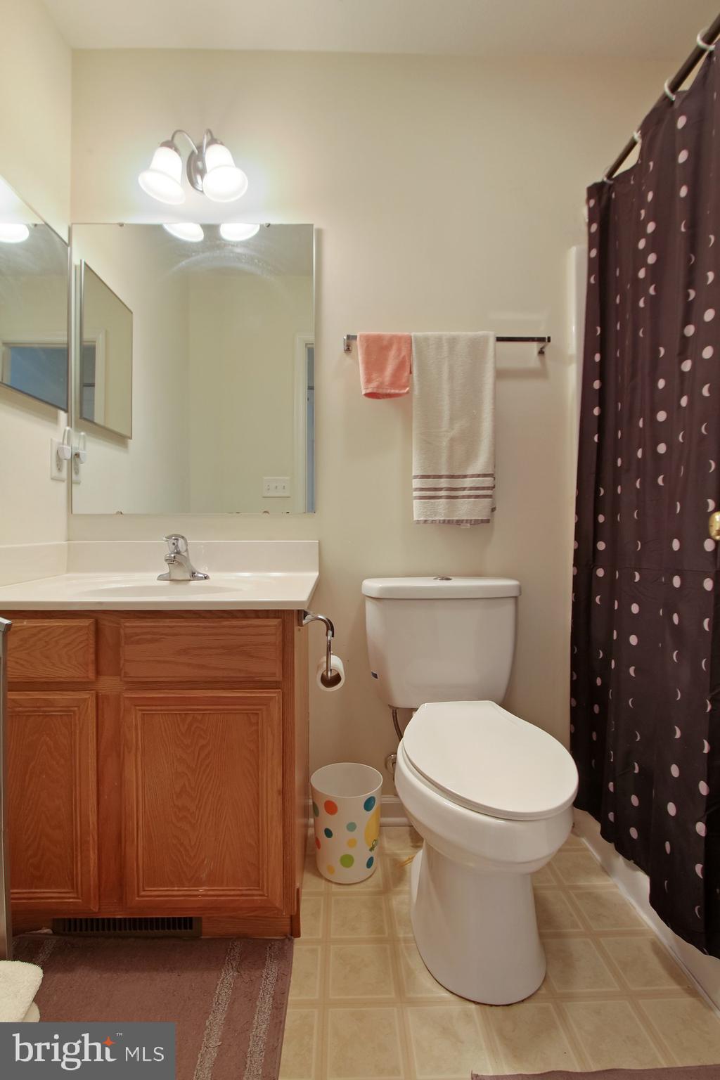 2370 Warwick Road York, PA 17408 - Photo 16 of 28 Gallery Image 16