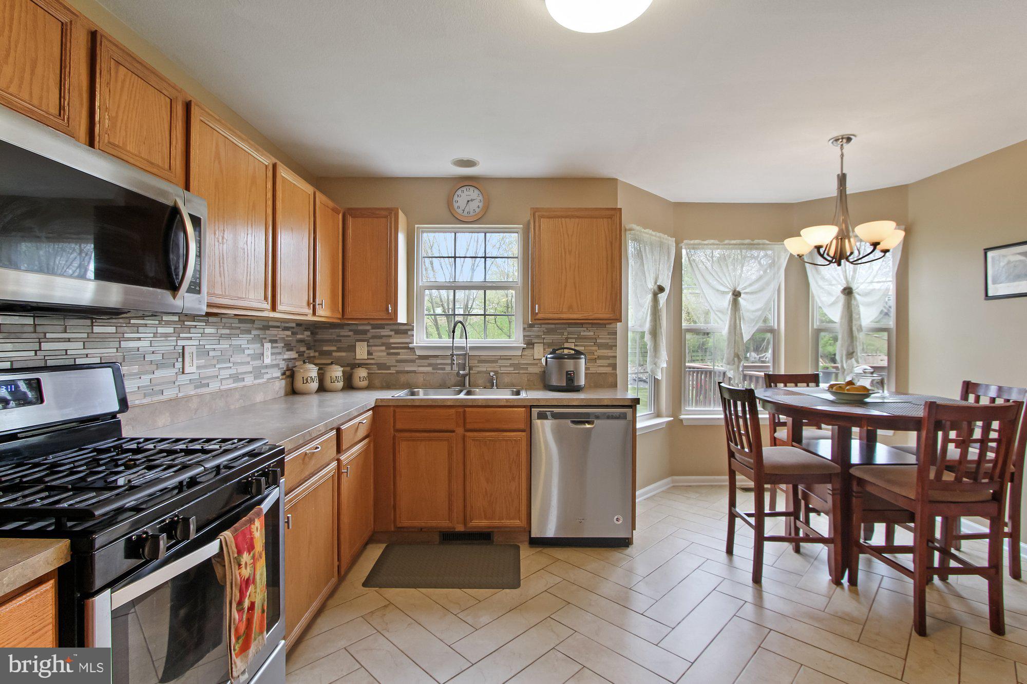 2370 Warwick Road York, PA 17408 - Photo 8 of 28 Gallery Image 8