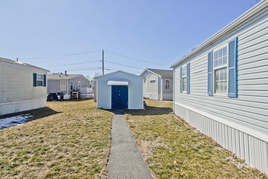 62 Holiday Circle Chicopee, MA 01020 - Photo 16 of 17 a very nice looking room with a large window