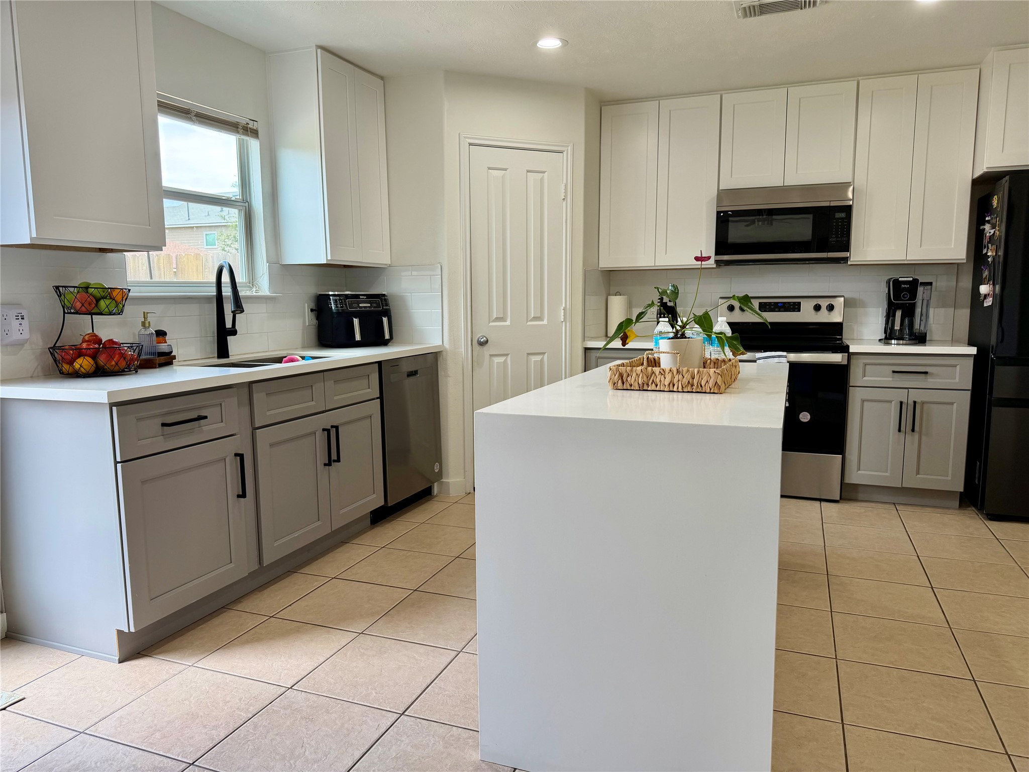 8134 Katie Mill Trail Spring, TX 77379 - Photo 9 of 24