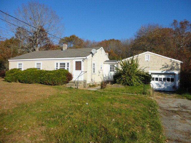 100 Brayton Road Tiverton, RI 02878 - Photo 3 of 9
