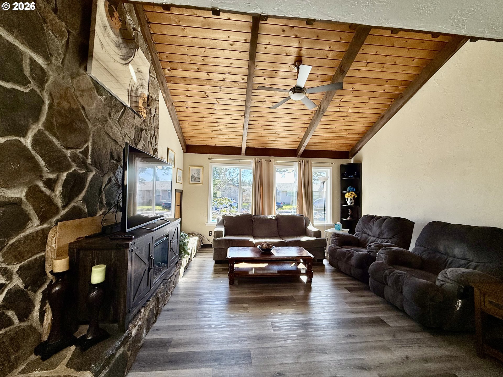 2580 Fir Street Coos Bay, OR 97420 - Photo 4 of 42