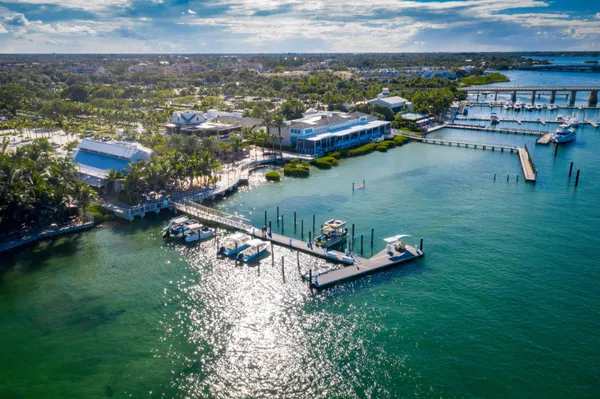 $5,000 | 701 South Seas Drive, Unit 104, Jupiter, FL 33477