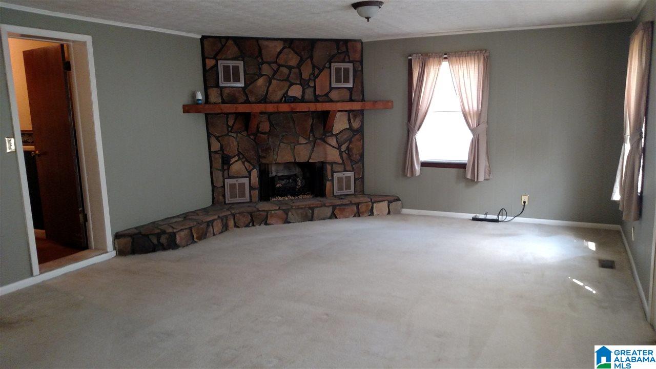 4113 Springhill Drive Anniston, AL 36201 - Photo 4 of 37