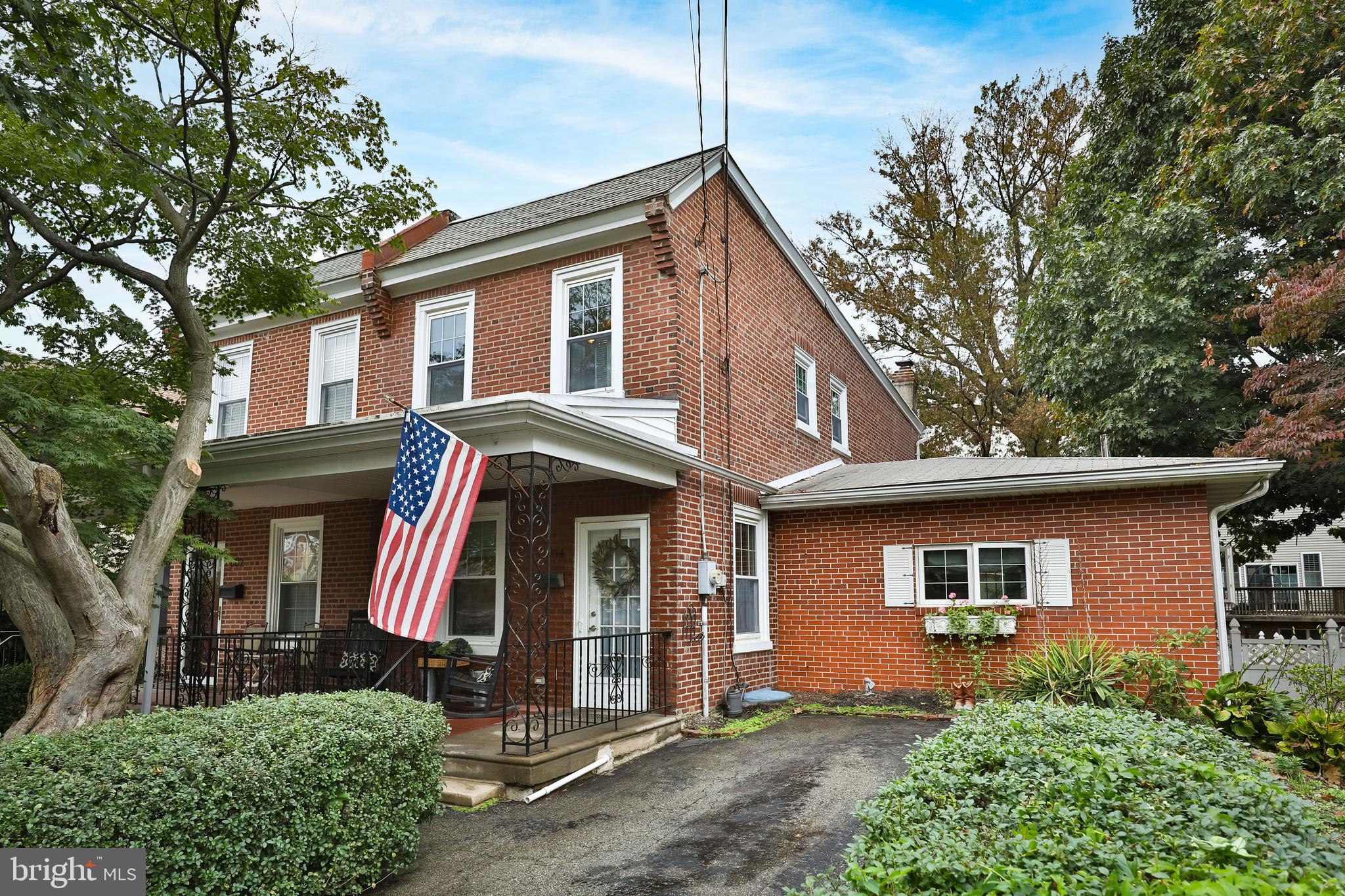 604 Crestview Road Philadelphia, PA 19128 - Photo 1 of 23