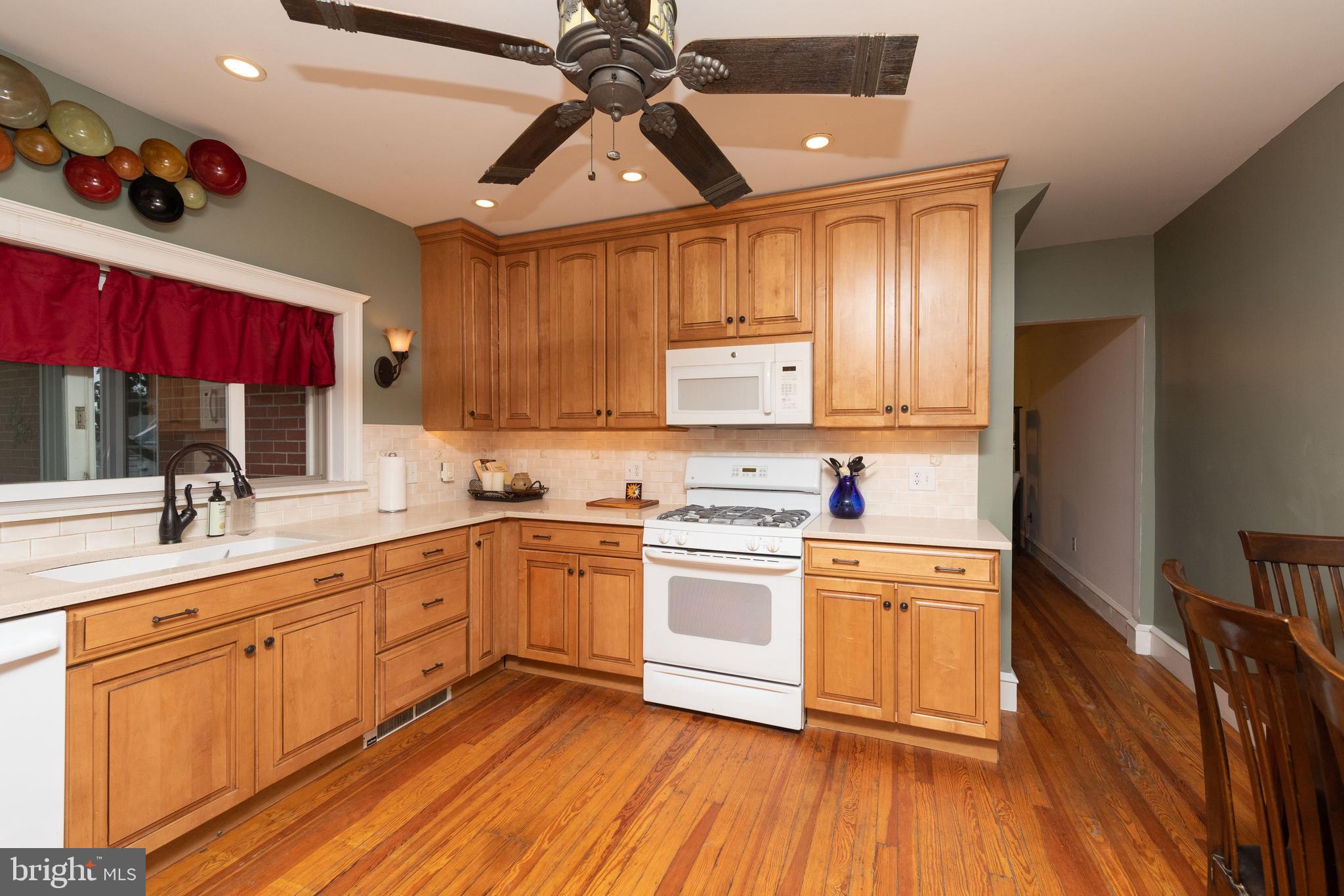 604 Crestview Road Philadelphia, PA 19128 - Photo 7 of 23