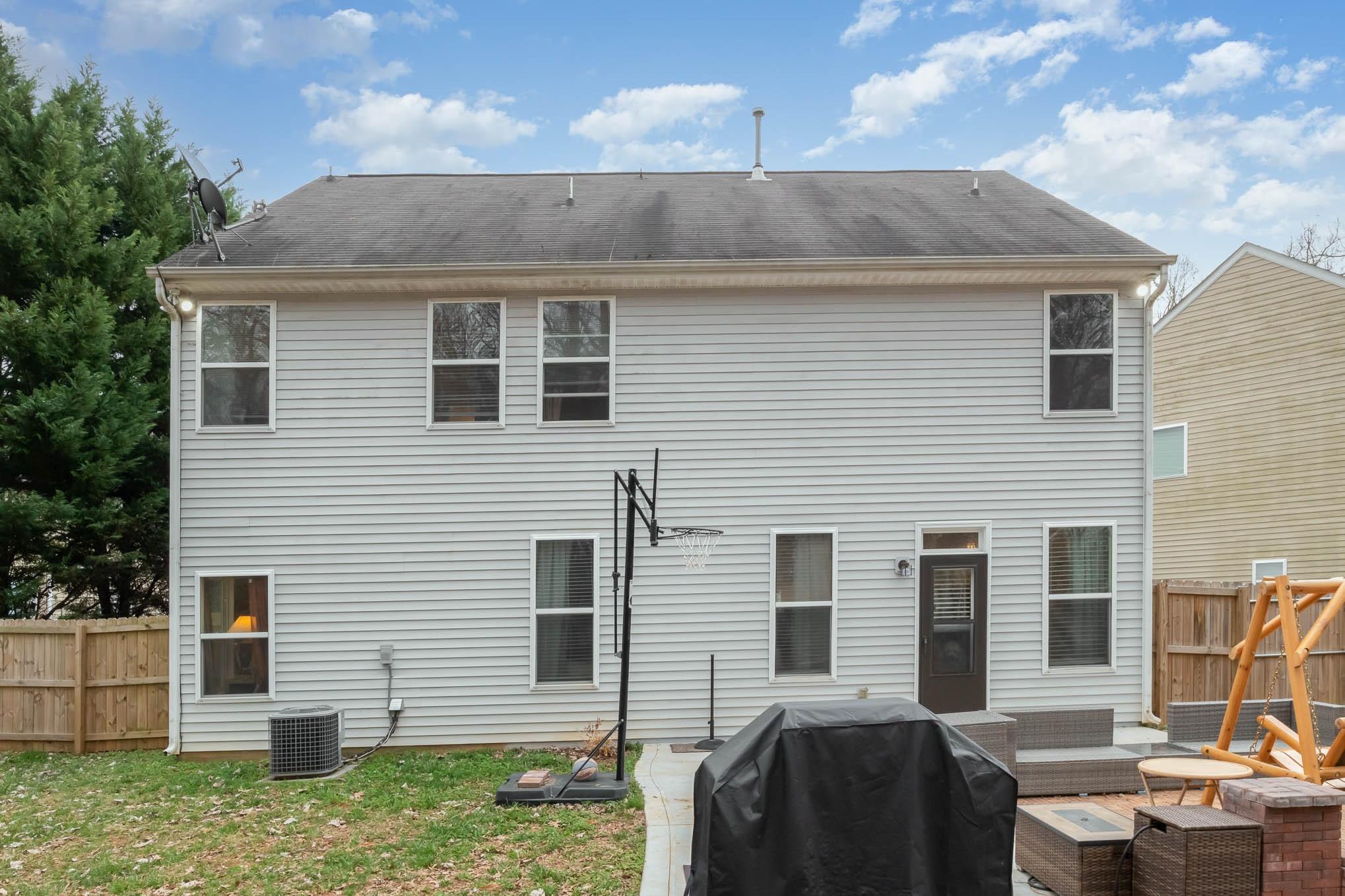 707 Harrier Road Charlotte, NC 28216 - Photo 27 of 29 a front view of a house with garden