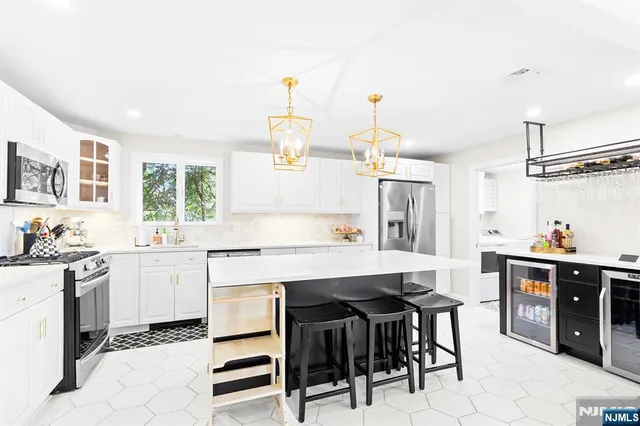 $4,000 | 71 Madison Avenue, Park Ridge, NJ 07656