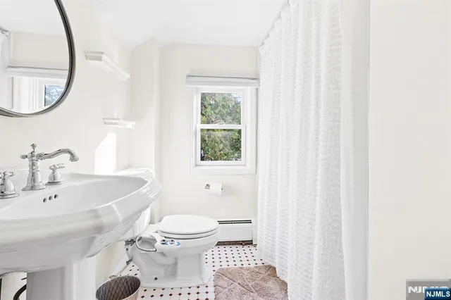 $4,000 | 71 Madison Avenue, Park Ridge, NJ 07656