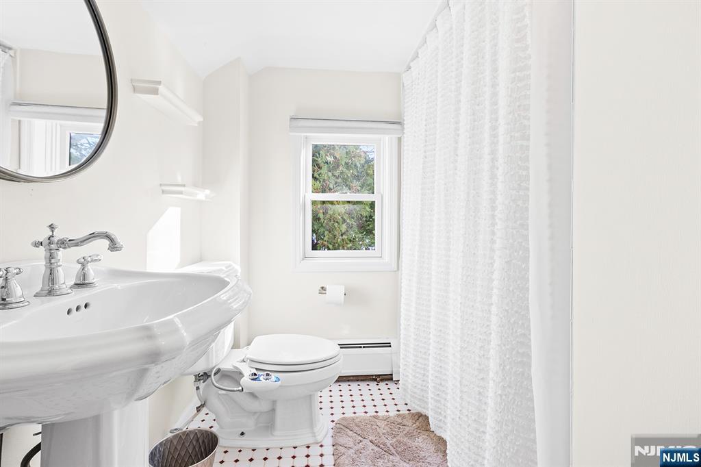 71 Madison Avenue Park Ridge, NJ 07656 - Photo 7 of 16