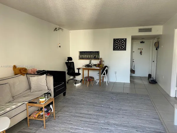 $1,800 | 8075 Southwest 107th Avenue, Unit 304, Miami, FL 33173